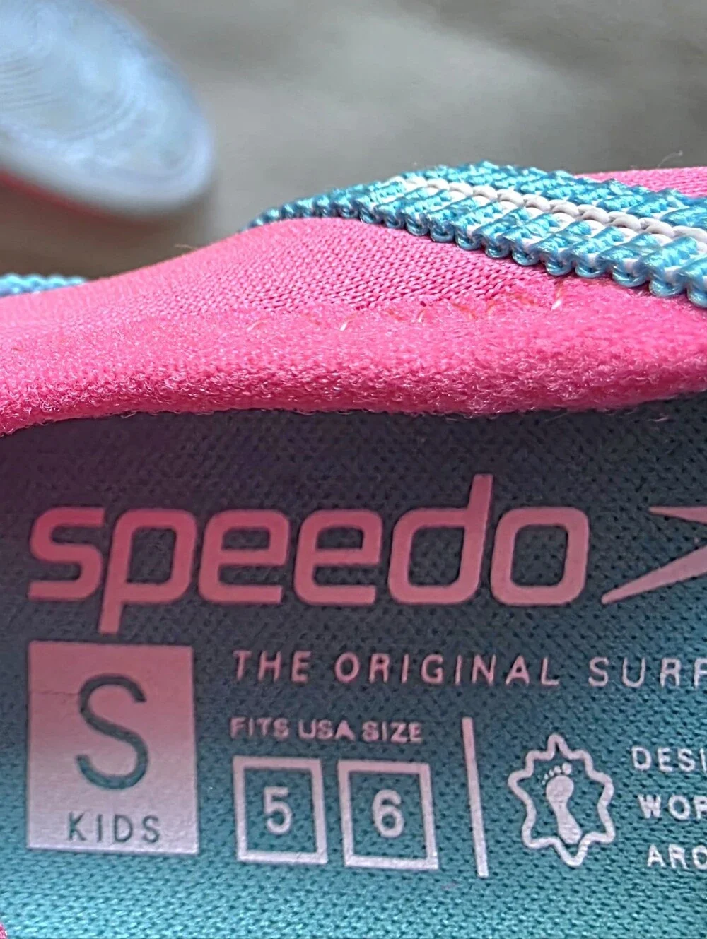 Speedo Pink and Aqua Girls Water Shoes w/Crisscross Straps Size S(5-6)